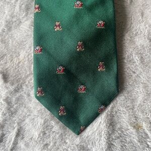 Brooks Brothers silk Green Patterned Men's Tie Santa’s sleigh and teddy bear